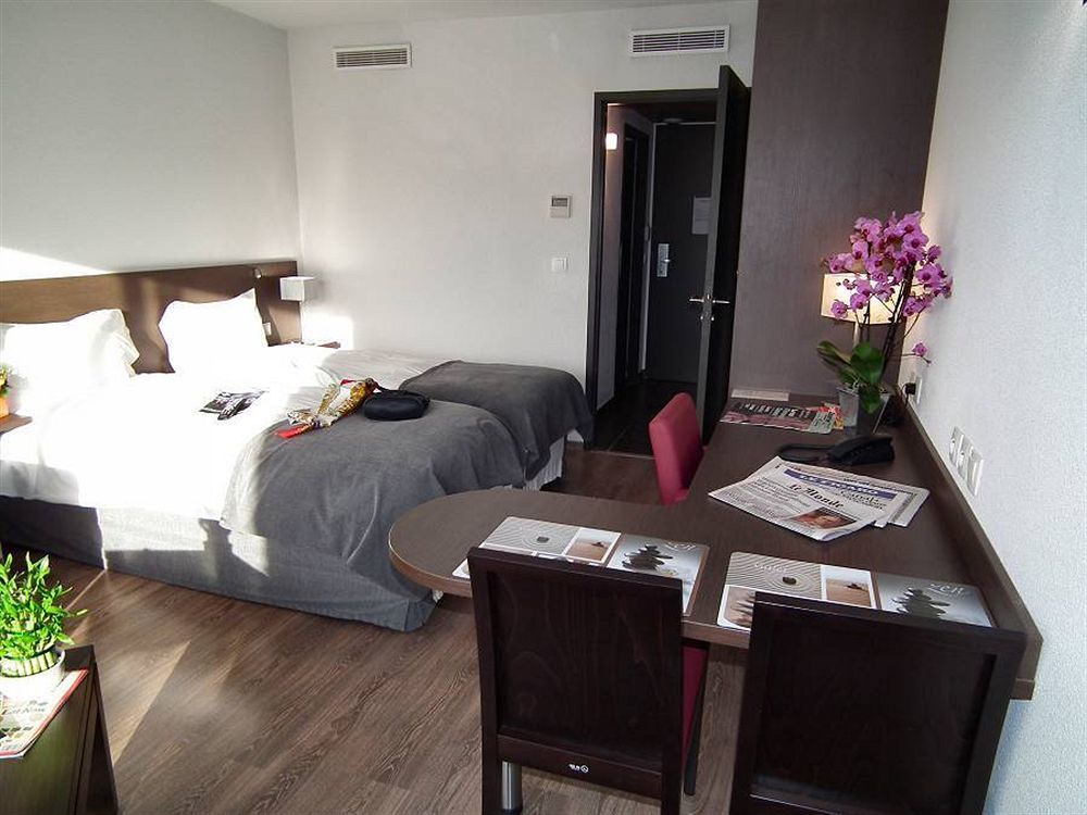 Hotel Eden Park Pau Est, Avec Piscine Экстерьер фото